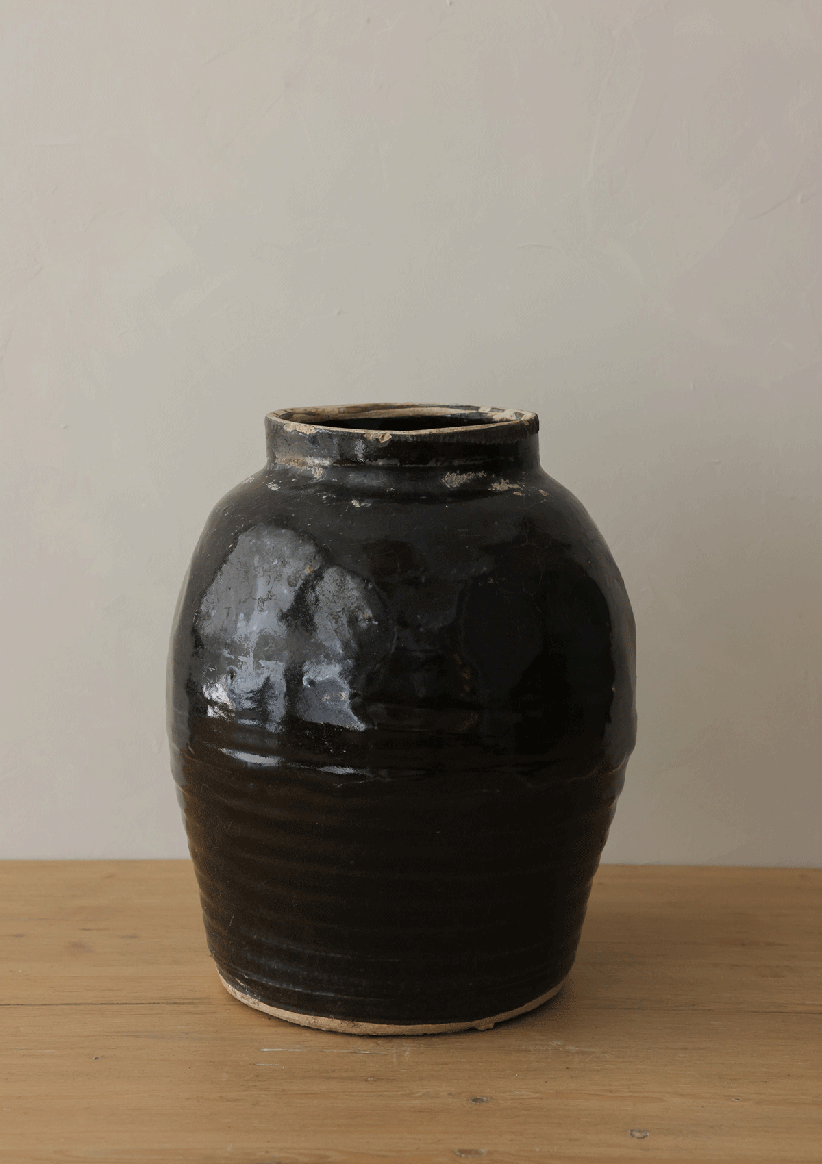 Obsidian Glaze Ribbed Jar