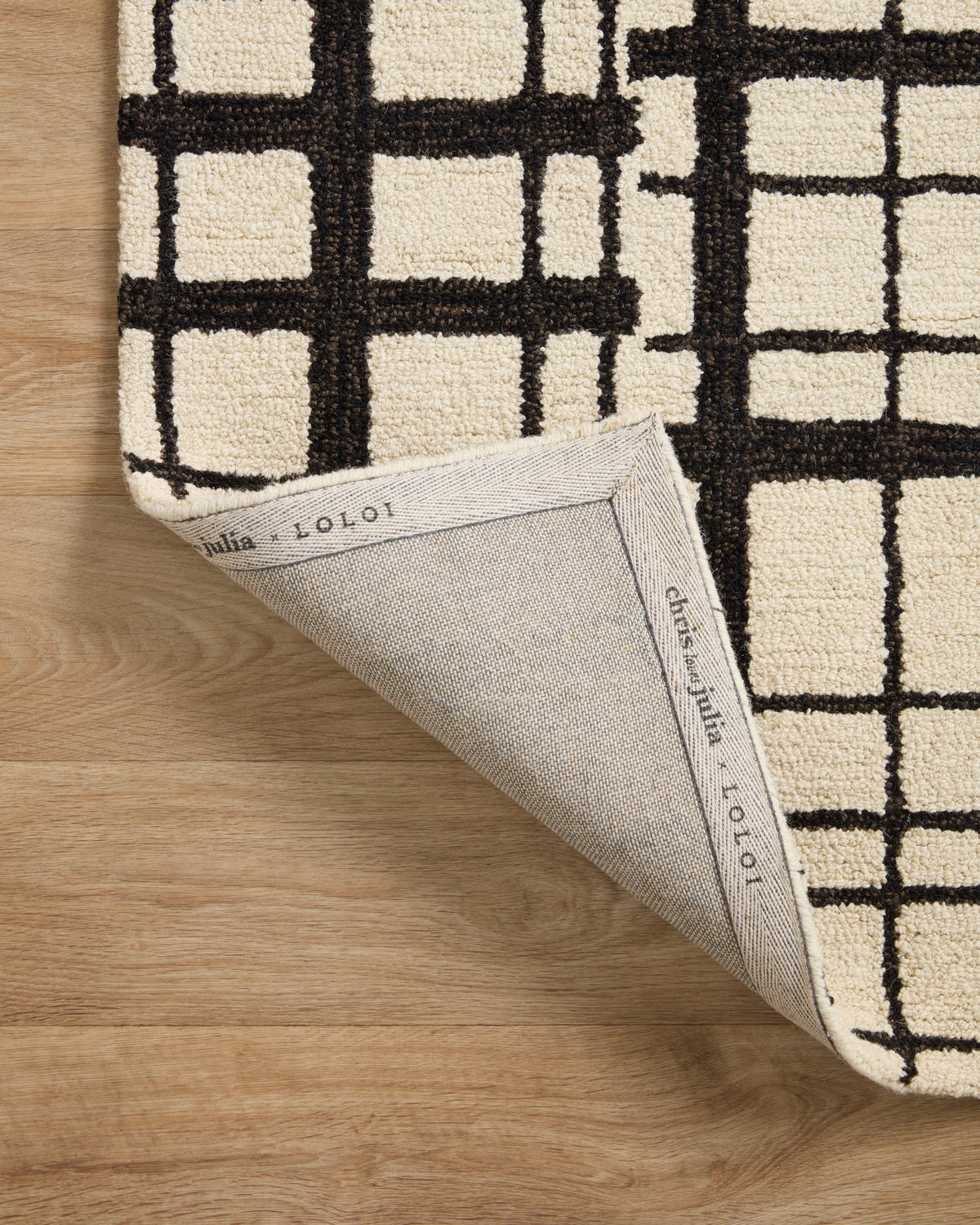 Polly Black/Ivory Rug – detail