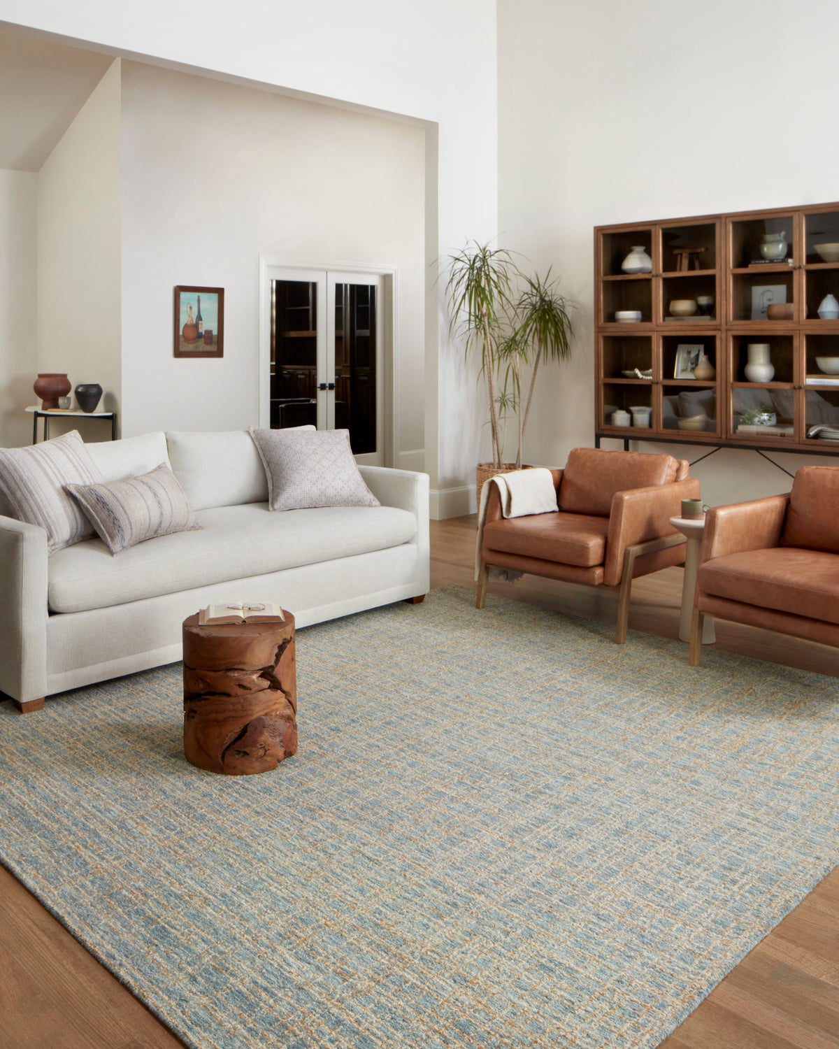 Polly Blue/Sand Rug – room scene