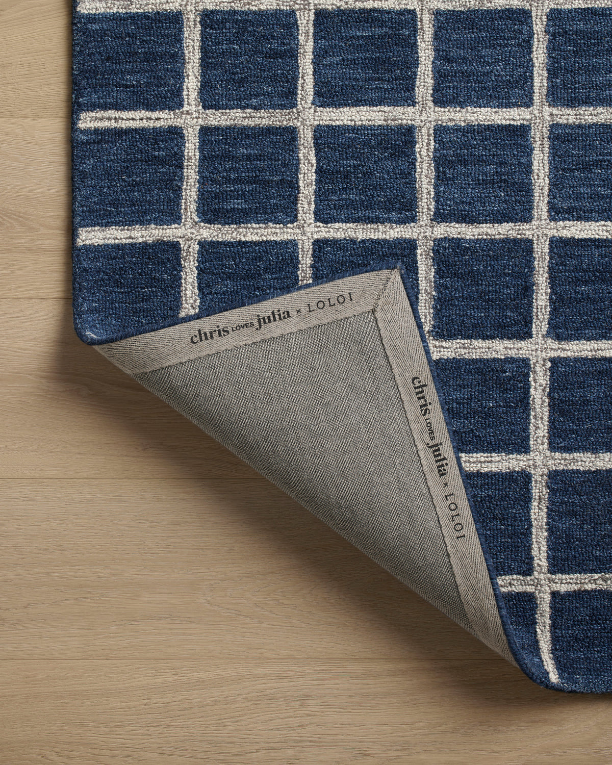 Polly Navy/Silver Rug – detail