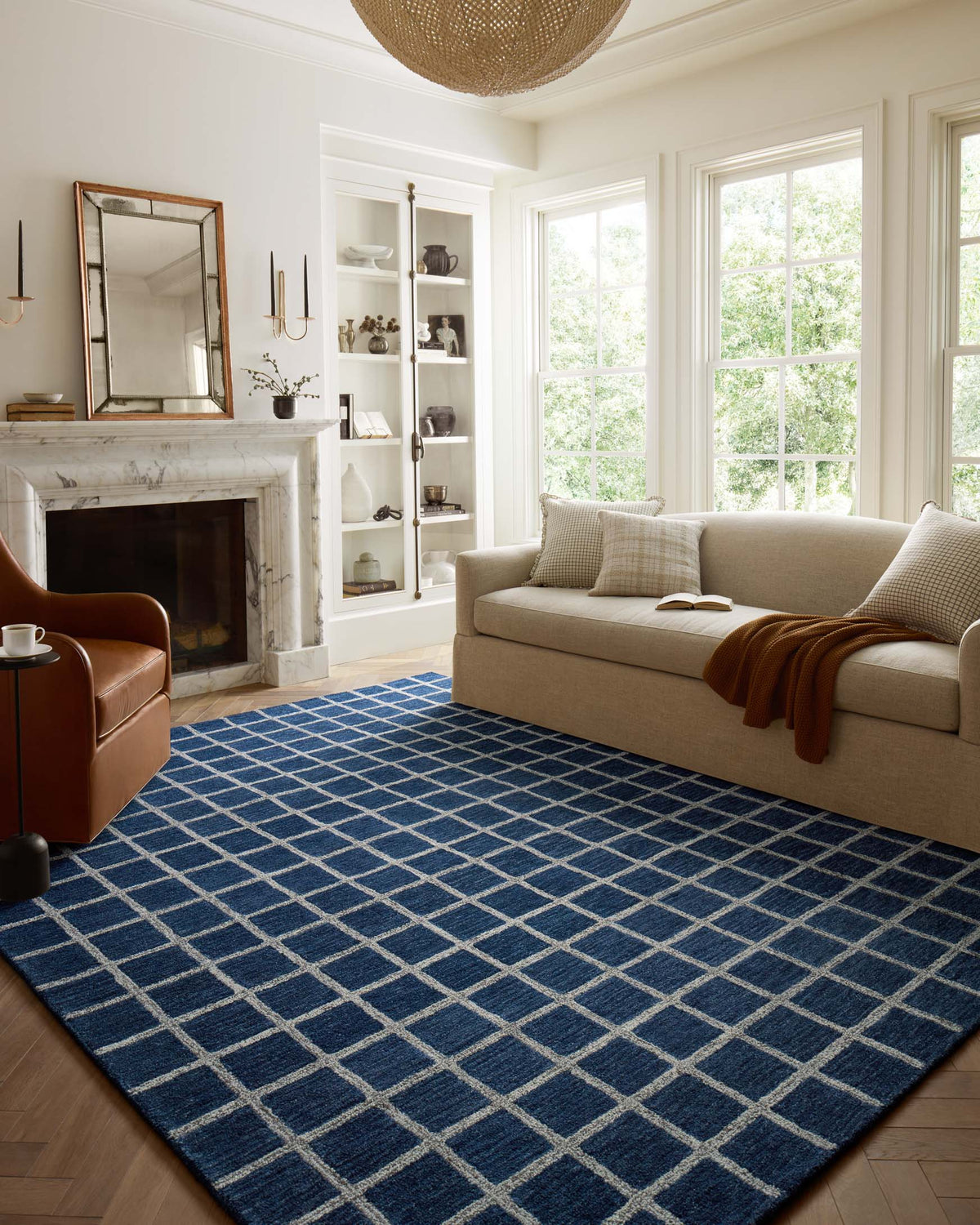 Polly Navy/Silver Rug – room scene
