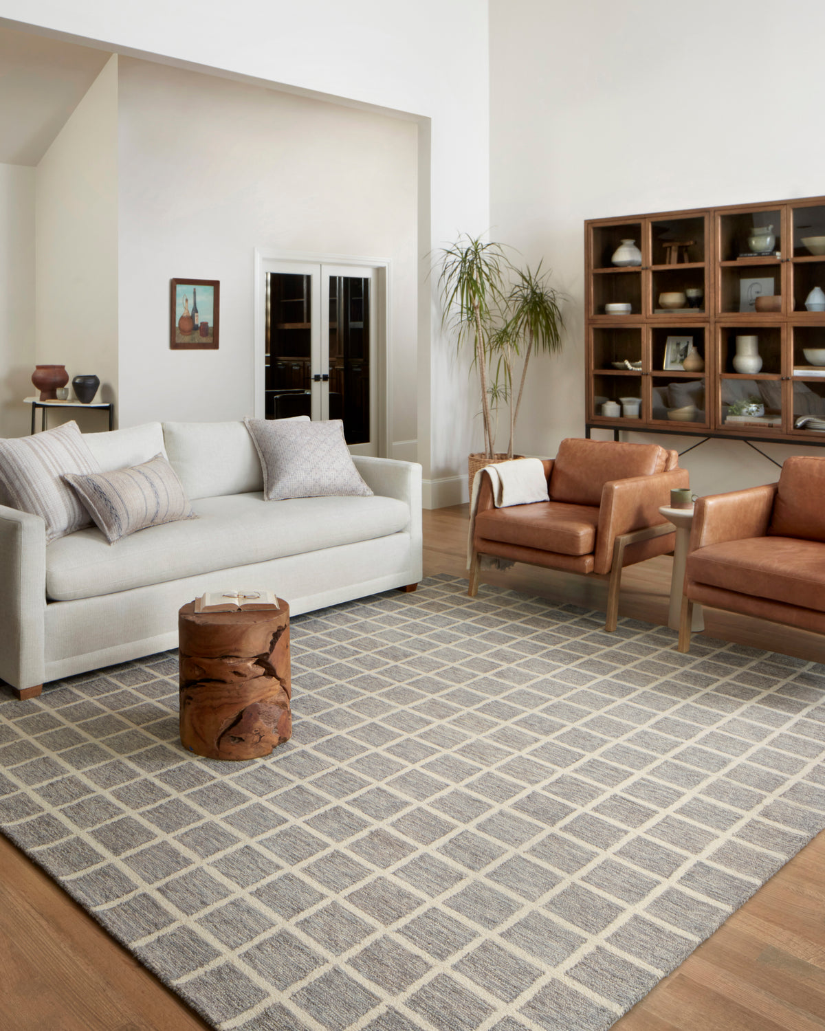 Polly Slate/Ivory Rug – room scene