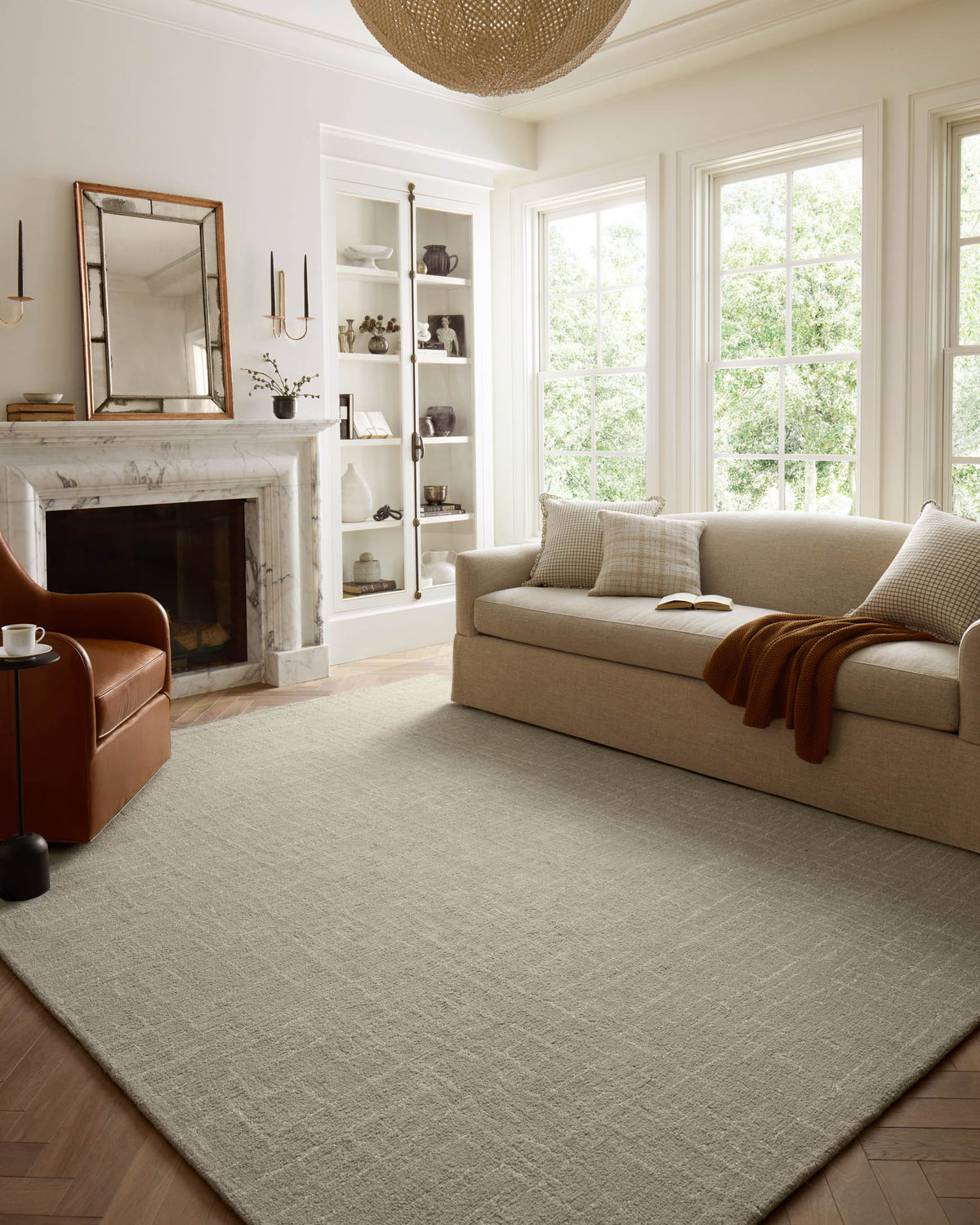 Polly Spa/Ivory Rug – room scene