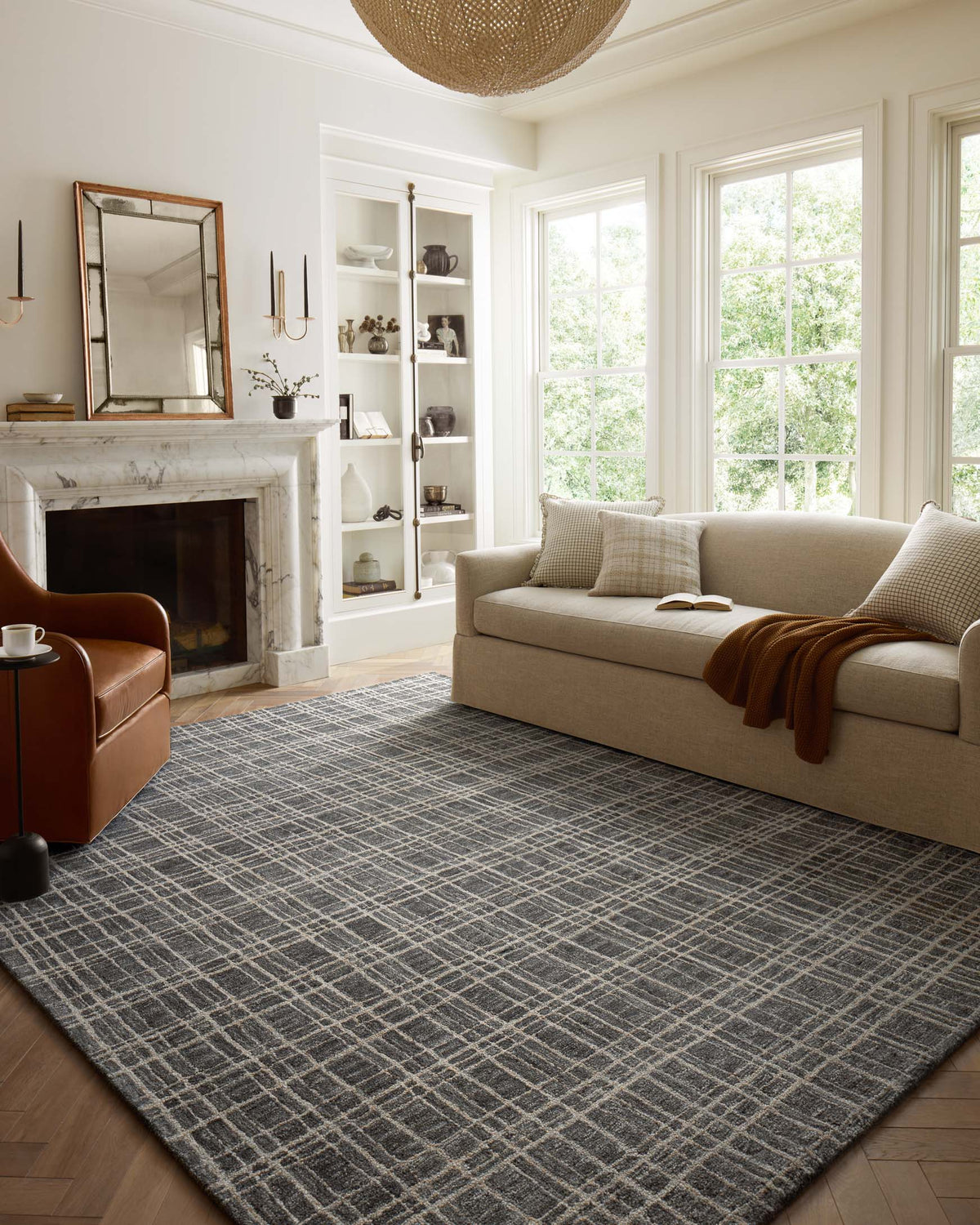 Polly Graphite/Pebble Rug – room scene