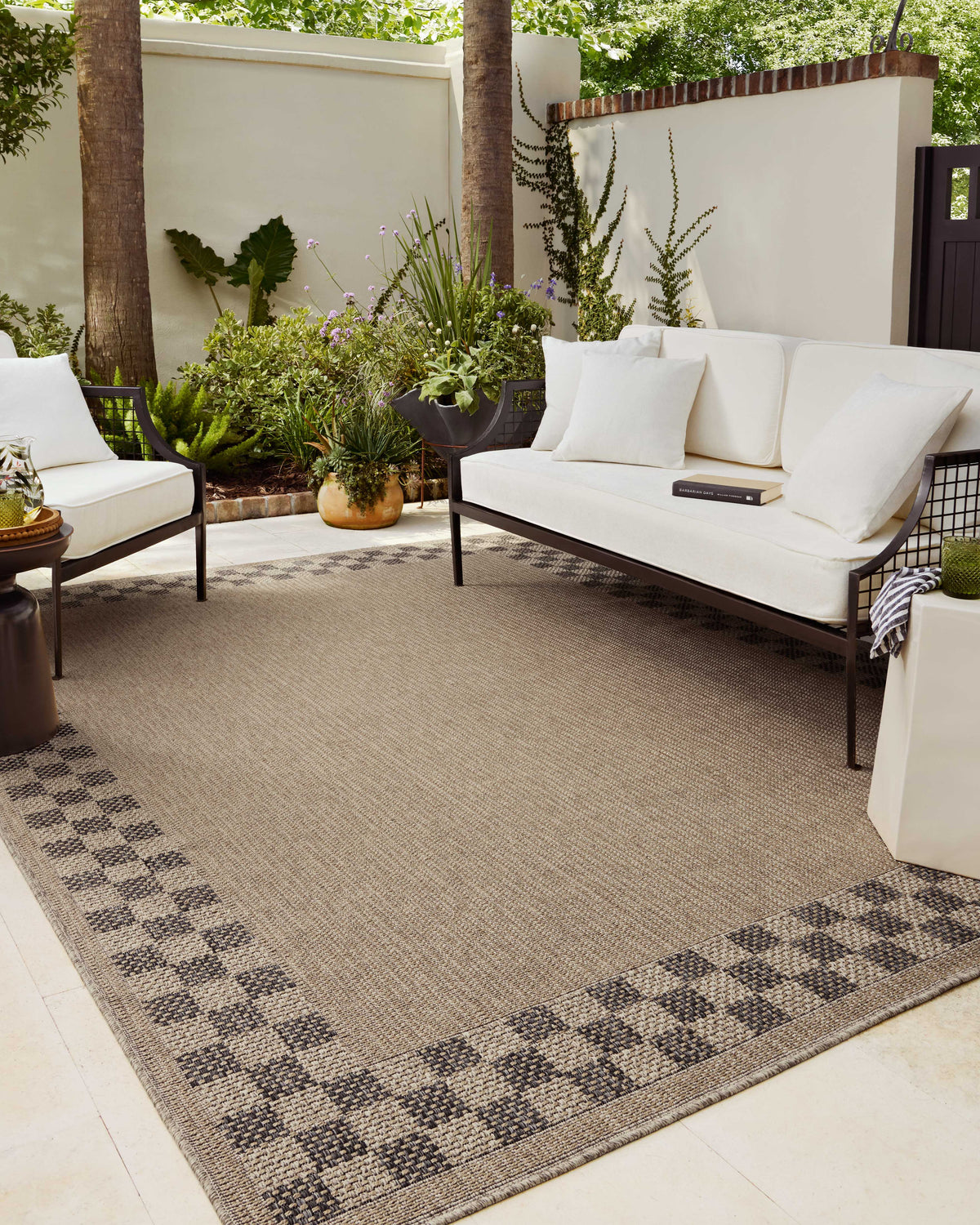 Providence Natural/Charcoal Rug – room scene