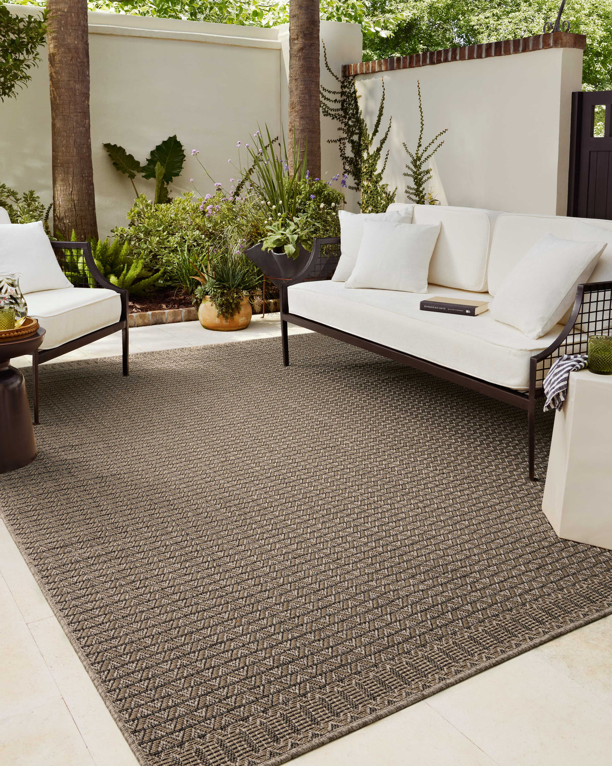 Providence Natural/Graphite Rug – room scene