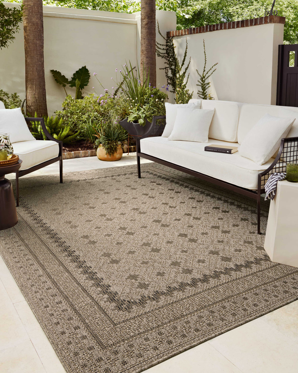 Providence Charcoal/Dove Rug – room scene