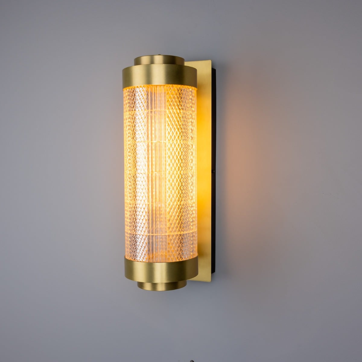 Small Ashford Neo-Victorian Vertical Wall Sconce