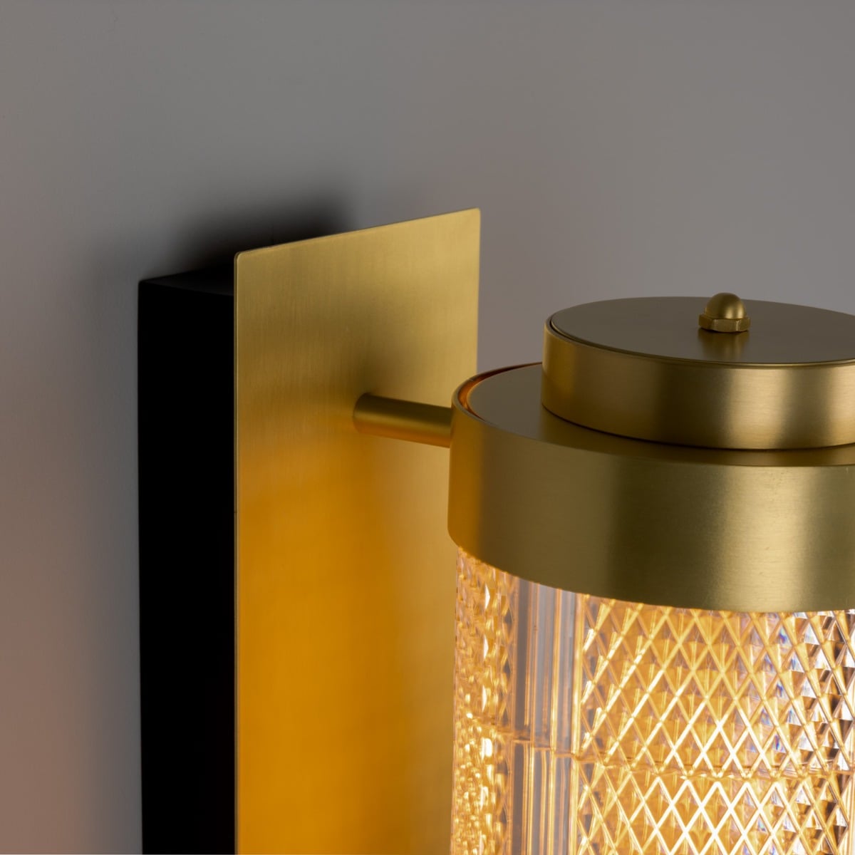 Small Ashford Neo-Victorian Vertical Wall Sconce