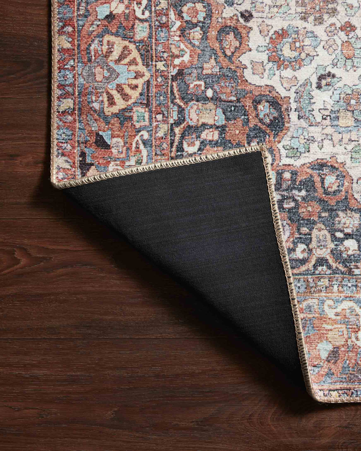 Wynter Red/Multi Rug – detail