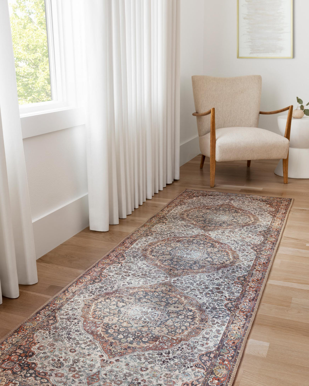 Wynter Red/Multi Rug – room scene