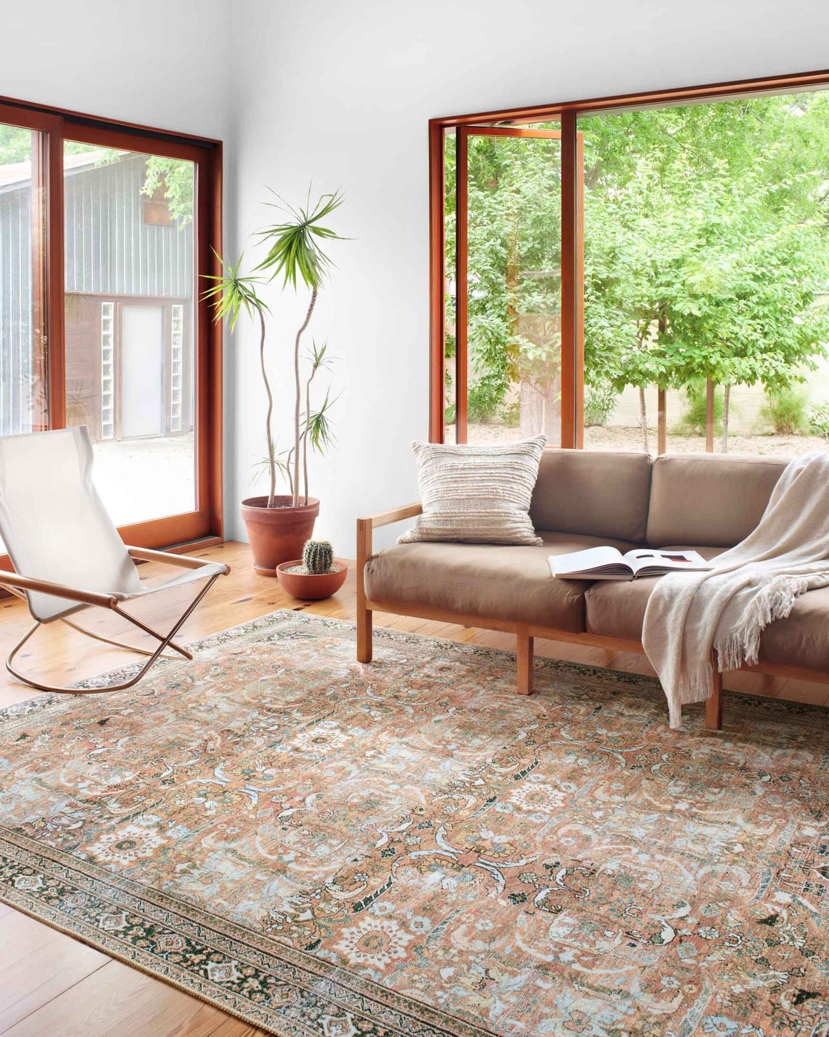 Wynter Auburn / Multi Rug – room scene
