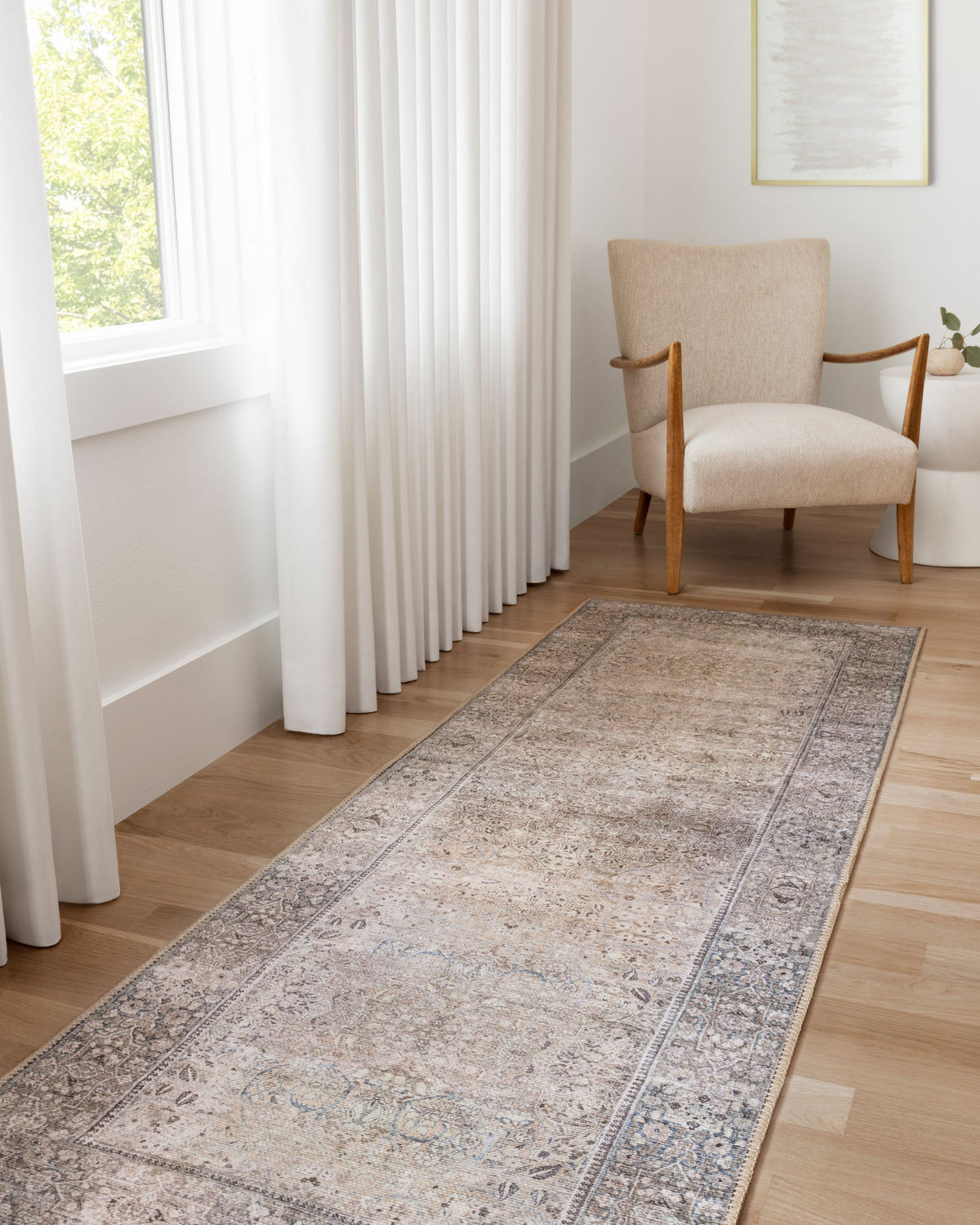 Wynter Silver/Charcoal Rug – room scene