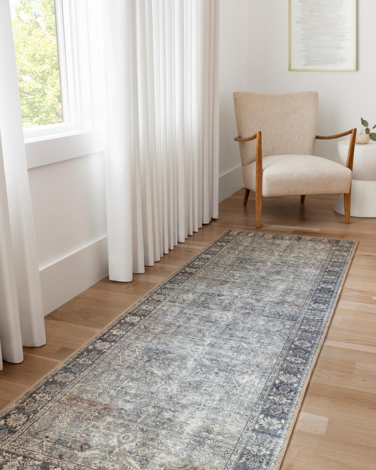 Wynter Grey/Charcoal Rug – room scene