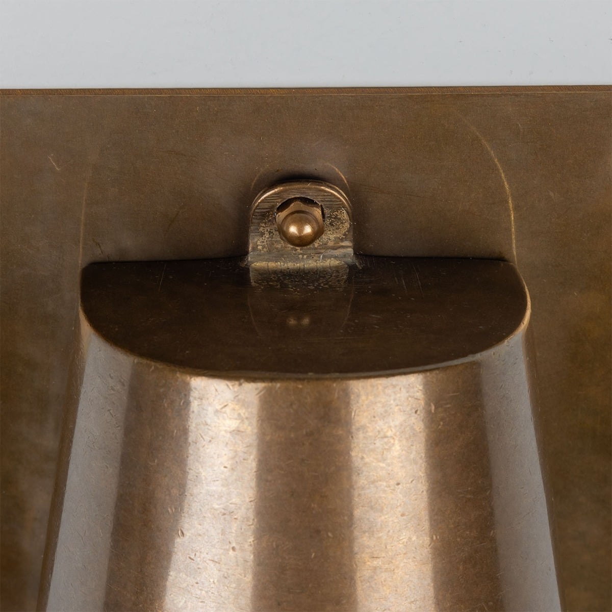 Wade Outdoor Brass Spotlight with Back Plate – Detail
